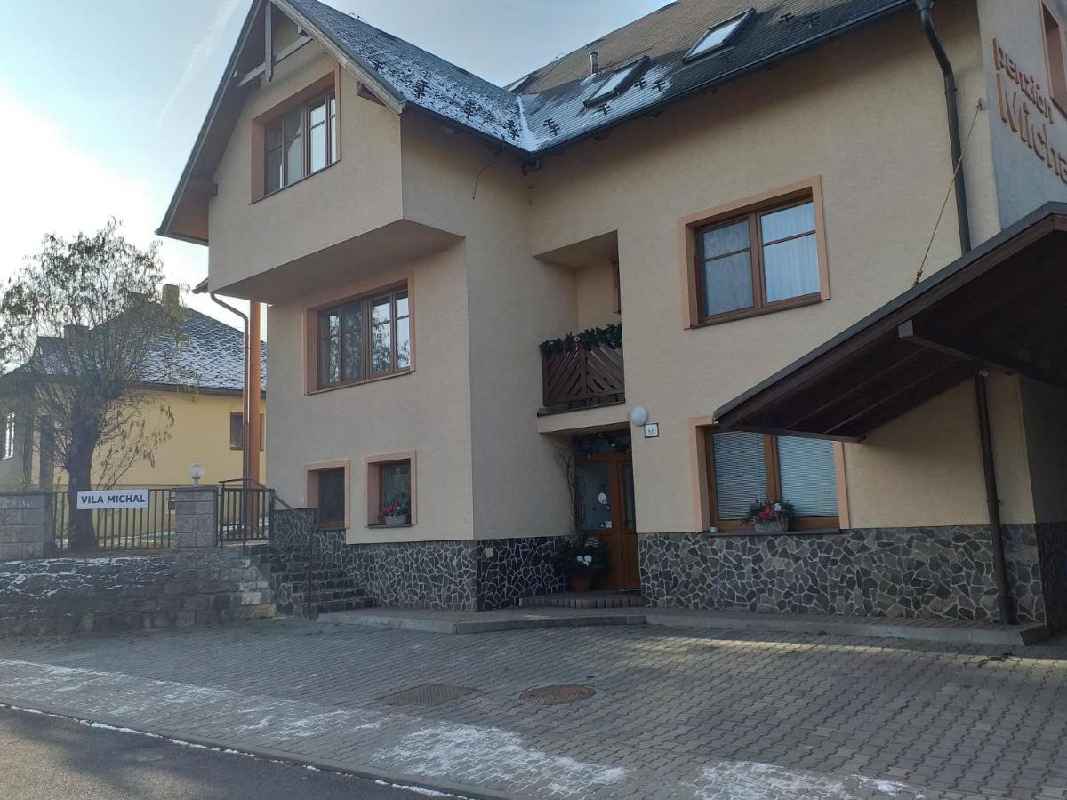 Bešeňová维拉米哈尔旅馆公寓 外观 照片